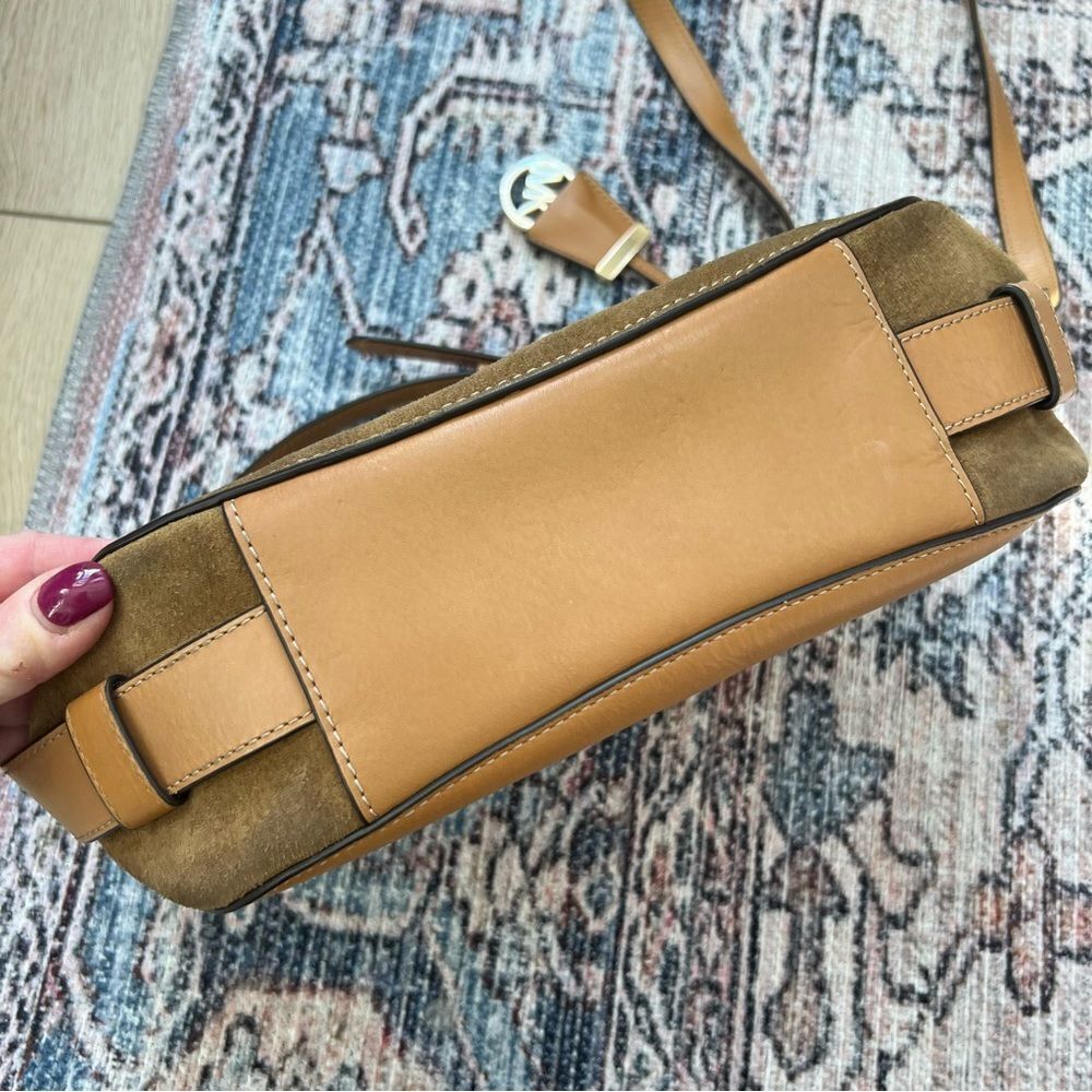 Michael Kors Authentic Romy Medium Suede Crossbody Messenger Bag Tan Leather - Picture 5 of 15
